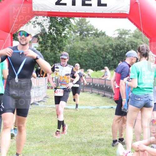 21.06.2026 - 29. Vierlanden-Triathlon Andreas Tolksdorf http://msf.ph/oto/9891592 21.06.2026 13:24:58 Ziel 717, 717 meine-sportfotos.de
