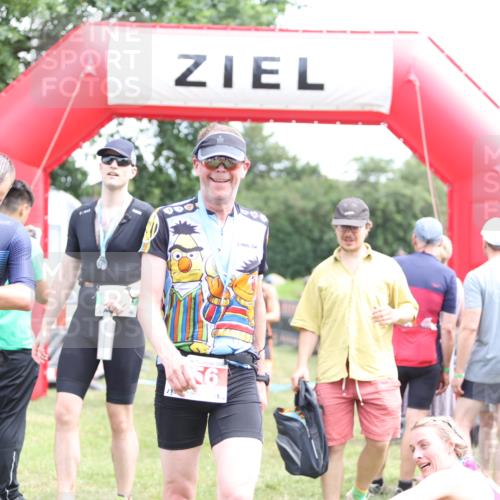21.06.2026 - 29. Vierlanden-Triathlon Andreas Tolksdorf http://msf.ph/oto/9891602 21.06.2026 13:25:14 Ziel 994, 994 meine-sportfotos.de