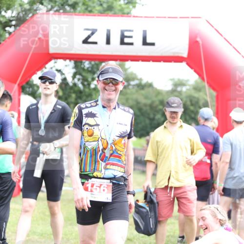 21.06.2026 - 29. Vierlanden-Triathlon Andreas Tolksdorf http://msf.ph/oto/9891603 21.06.2026 13:25:14 Ziel 994, 994 meine-sportfotos.de
