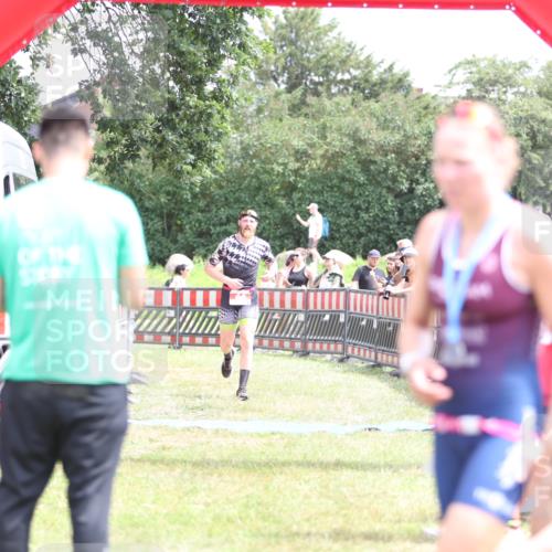 21.06.2026 - 29. Vierlanden-Triathlon Andreas Tolksdorf http://msf.ph/oto/9891606 21.06.2026 13:25:44 Ziel 44, 44 meine-sportfotos.de