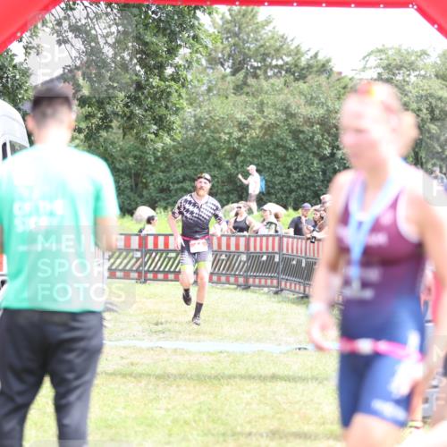 21.06.2026 - 29. Vierlanden-Triathlon Andreas Tolksdorf http://msf.ph/oto/9891608 21.06.2026 13:25:44 Ziel 44, 44 meine-sportfotos.de