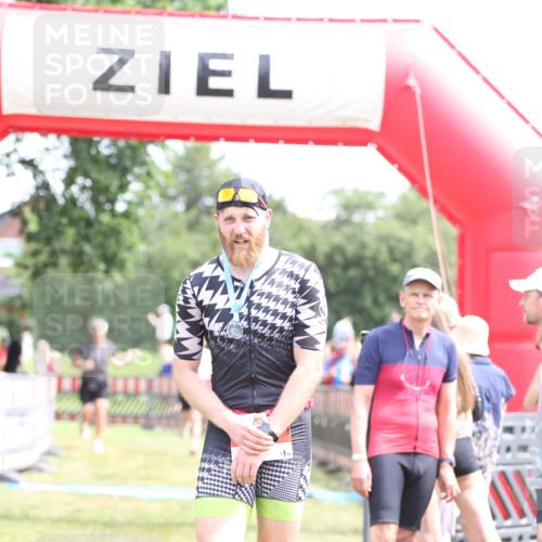 21.06.2026 - 29. Vierlanden-Triathlon Andreas Tolksdorf http://msf.ph/oto/9891623 21.06.2026 13:26:00 Ziel 287, 656, 287, 656 meine-sportfotos.de