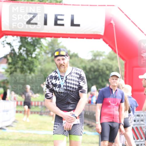 21.06.2026 - 29. Vierlanden-Triathlon Andreas Tolksdorf http://msf.ph/oto/9891625 21.06.2026 13:26:00 Ziel 287, 656, 287, 656 meine-sportfotos.de