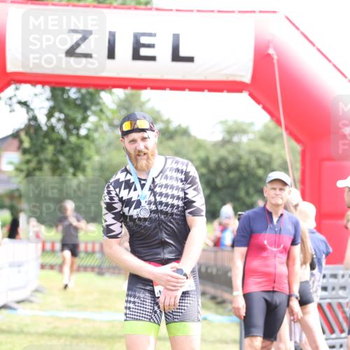 21.06.2026 - 29. Vierlanden-Triathlon Andreas Tolksdorf http://msf.ph/oto/9891627 21.06.2026 13:26:00 Ziel 287, 656, 287, 656 meine-sportfotos.de