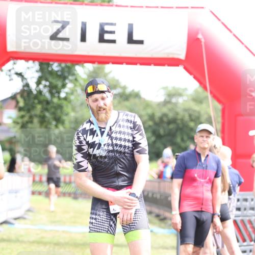 21.06.2026 - 29. Vierlanden-Triathlon Andreas Tolksdorf http://msf.ph/oto/9891628 21.06.2026 13:26:00 Ziel 287, 656, 287, 656 meine-sportfotos.de