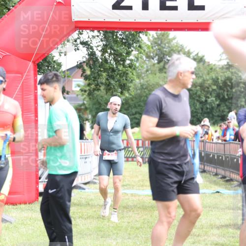 21.06.2026 - 29. Vierlanden-Triathlon Andreas Tolksdorf http://msf.ph/oto/9891642 21.06.2026 13:26:21 Ziel 135, 135 meine-sportfotos.de