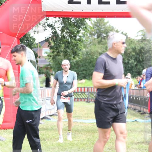 21.06.2026 - 29. Vierlanden-Triathlon Andreas Tolksdorf http://msf.ph/oto/9891647 21.06.2026 13:26:21 Ziel 135, 135 meine-sportfotos.de