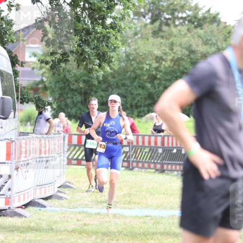 21.06.2026 - 29. Vierlanden-Triathlon Andreas Tolksdorf http://msf.ph/oto/9891652 21.06.2026 13:26:36 Ziel 817, 1013, 817, 1013 meine-sportfotos.de