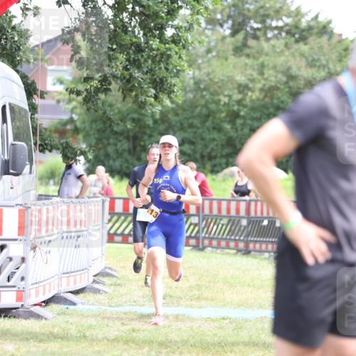 21.06.2026 - 29. Vierlanden-Triathlon Andreas Tolksdorf http://msf.ph/oto/9891657 21.06.2026 13:26:37 Ziel 817, 1013, 817, 1013 meine-sportfotos.de