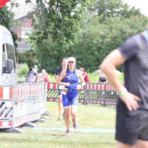 21.06.2026 - 29. Vierlanden-Triathlon Andreas Tolksdorf http://msf.ph/oto/9891660 21.06.2026 13:26:37 Ziel 817, 1013, 817, 1013 meine-sportfotos.de