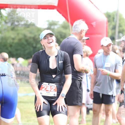 21.06.2026 - 29. Vierlanden-Triathlon Andreas Tolksdorf http://msf.ph/oto/9891670 21.06.2026 13:27:05 Ziel 242, 242 meine-sportfotos.de