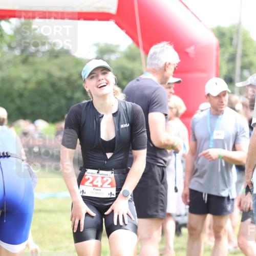 21.06.2026 - 29. Vierlanden-Triathlon Andreas Tolksdorf http://msf.ph/oto/9891671 21.06.2026 13:27:05 Ziel 242, 242 meine-sportfotos.de