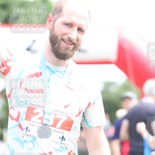 21.06.2026 - 29. Vierlanden-Triathlon Andreas Tolksdorf http://msf.ph/oto/9891673 21.06.2026 13:27:35 Ziel 727, 995, 1015, 727, 995, 1015 meine-sportfotos.de