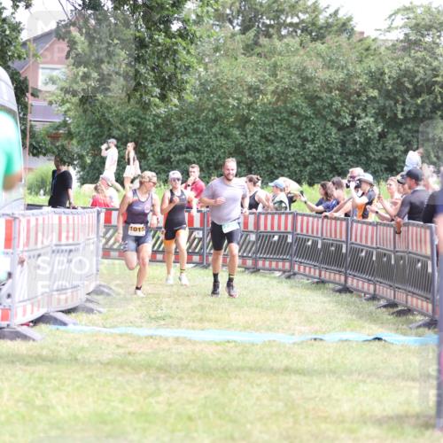 21.06.2026 - 29. Vierlanden-Triathlon Andreas Tolksdorf http://msf.ph/oto/9891676 21.06.2026 13:27:41 Ziel 727, 990, 995, 1015, 727, 990, 995, 1015 meine-sportfotos.de