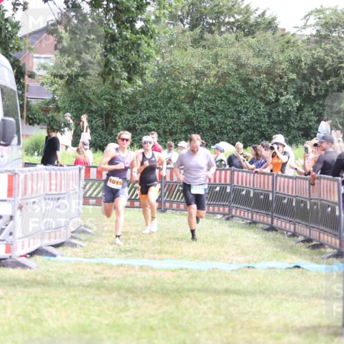 21.06.2026 - 29. Vierlanden-Triathlon Andreas Tolksdorf http://msf.ph/oto/9891684 21.06.2026 13:27:41 Ziel 727, 990, 995, 1015, 727, 990, 995, 1015 meine-sportfotos.de