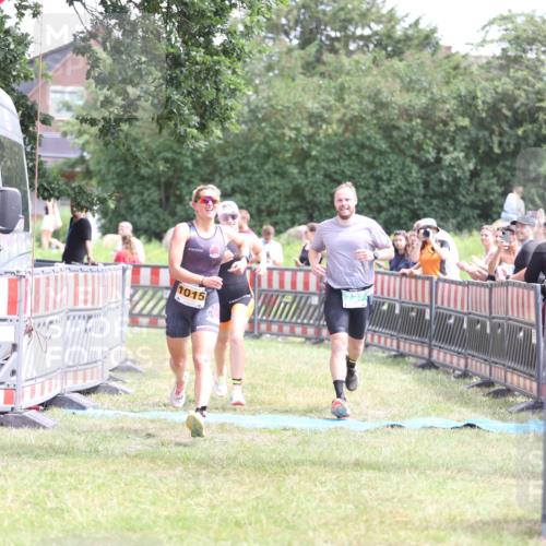 21.06.2026 - 29. Vierlanden-Triathlon Andreas Tolksdorf http://msf.ph/oto/9891685 21.06.2026 13:27:43 Ziel 727, 990, 995, 1015, 727, 990, 995, 1015 meine-sportfotos.de