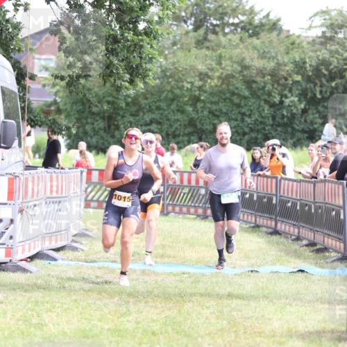 21.06.2026 - 29. Vierlanden-Triathlon Andreas Tolksdorf http://msf.ph/oto/9891687 21.06.2026 13:27:43 Ziel 727, 990, 995, 1015, 727, 990, 995, 1015 meine-sportfotos.de