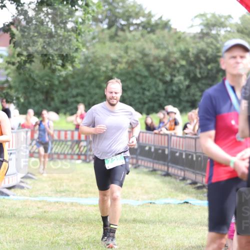 21.06.2026 - 29. Vierlanden-Triathlon Andreas Tolksdorf http://msf.ph/oto/9891694 21.06.2026 13:27:45 Ziel 727, 990, 995, 1015, 727, 990, 995, 1015 meine-sportfotos.de