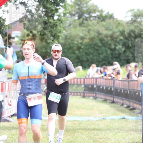 21.06.2026 - 29. Vierlanden-Triathlon Andreas Tolksdorf http://msf.ph/oto/9891708 21.06.2026 13:28:07 Ziel 724, 1020, 724, 1020 meine-sportfotos.de