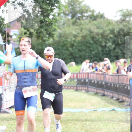 21.06.2026 - 29. Vierlanden-Triathlon Andreas Tolksdorf http://msf.ph/oto/9891710 21.06.2026 13:28:07 Ziel 724, 1020, 724, 1020 meine-sportfotos.de