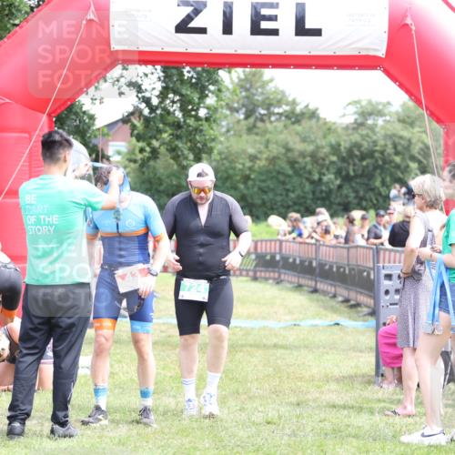 21.06.2026 - 29. Vierlanden-Triathlon Andreas Tolksdorf http://msf.ph/oto/9891712 21.06.2026 13:28:08 Ziel 724, 1020, 724, 1020 meine-sportfotos.de