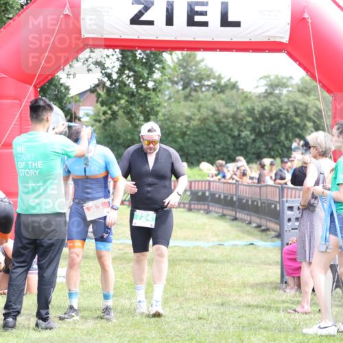 21.06.2026 - 29. Vierlanden-Triathlon Andreas Tolksdorf http://msf.ph/oto/9891713 21.06.2026 13:28:08 Ziel 724, 1020, 724, 1020 meine-sportfotos.de