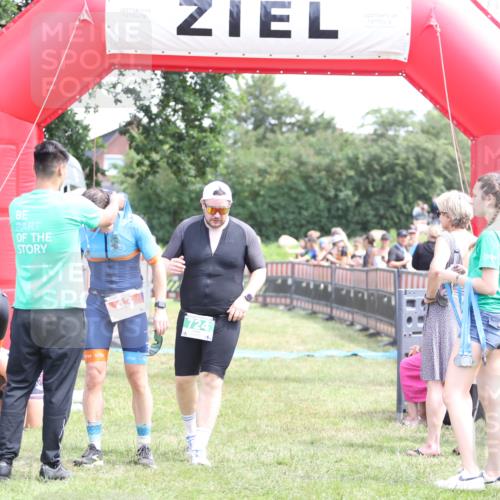 21.06.2026 - 29. Vierlanden-Triathlon Andreas Tolksdorf http://msf.ph/oto/9891717 21.06.2026 13:28:08 Ziel 724, 1020, 724, 1020 meine-sportfotos.de