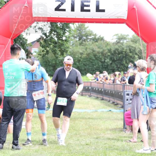 21.06.2026 - 29. Vierlanden-Triathlon Andreas Tolksdorf http://msf.ph/oto/9891718 21.06.2026 13:28:08 Ziel 724, 1020, 724, 1020 meine-sportfotos.de