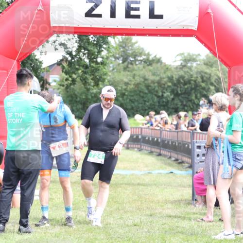 21.06.2026 - 29. Vierlanden-Triathlon Andreas Tolksdorf http://msf.ph/oto/9891719 21.06.2026 13:28:08 Ziel 724, 1020, 724, 1020 meine-sportfotos.de