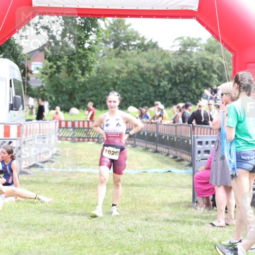 21.06.2026 - 29. Vierlanden-Triathlon Andreas Tolksdorf http://msf.ph/oto/9891730 21.06.2026 13:28:19 Ziel 684, 835, 684, 835 meine-sportfotos.de