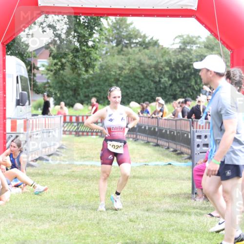 21.06.2026 - 29. Vierlanden-Triathlon Andreas Tolksdorf http://msf.ph/oto/9891737 21.06.2026 13:28:19 Ziel 684, 835, 684, 835 meine-sportfotos.de