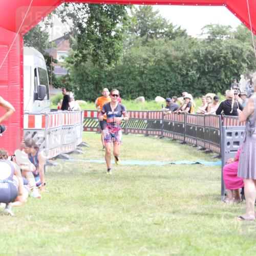 21.06.2026 - 29. Vierlanden-Triathlon Andreas Tolksdorf http://msf.ph/oto/9891739 21.06.2026 13:28:28 Ziel 38, 684, 835, 1009, 38, 684, 835, 1009 meine-sportfotos.de