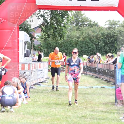 21.06.2026 - 29. Vierlanden-Triathlon Andreas Tolksdorf http://msf.ph/oto/9891756 21.06.2026 13:28:30 Ziel 38, 684, 835, 1009, 38, 684, 835, 1009 meine-sportfotos.de