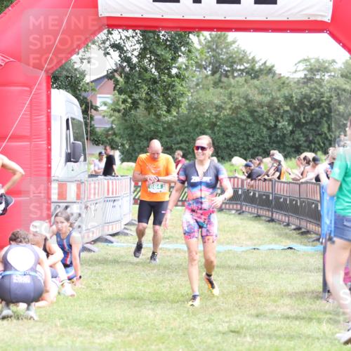 21.06.2026 - 29. Vierlanden-Triathlon Andreas Tolksdorf http://msf.ph/oto/9891761 21.06.2026 13:28:30 Ziel 38, 684, 835, 1009, 38, 684, 835, 1009 meine-sportfotos.de