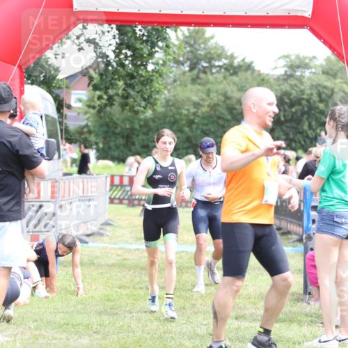 21.06.2026 - 29. Vierlanden-Triathlon Andreas Tolksdorf http://msf.ph/oto/9891765 21.06.2026 13:28:39 Ziel 38, 707, 827, 1009, 38, 707, 827, 1009 meine-sportfotos.de