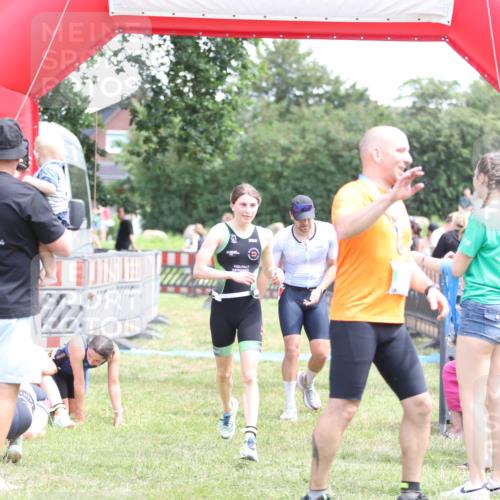 21.06.2026 - 29. Vierlanden-Triathlon Andreas Tolksdorf http://msf.ph/oto/9891766 21.06.2026 13:28:39 Ziel 38, 707, 827, 1009, 38, 707, 827, 1009 meine-sportfotos.de