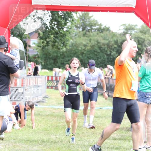 21.06.2026 - 29. Vierlanden-Triathlon Andreas Tolksdorf http://msf.ph/oto/9891770 21.06.2026 13:28:39 Ziel 38, 707, 827, 1009, 38, 707, 827, 1009 meine-sportfotos.de