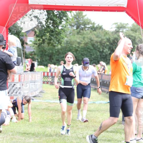 21.06.2026 - 29. Vierlanden-Triathlon Andreas Tolksdorf http://msf.ph/oto/9891771 21.06.2026 13:28:39 Ziel 38, 707, 827, 1009, 38, 707, 827, 1009 meine-sportfotos.de