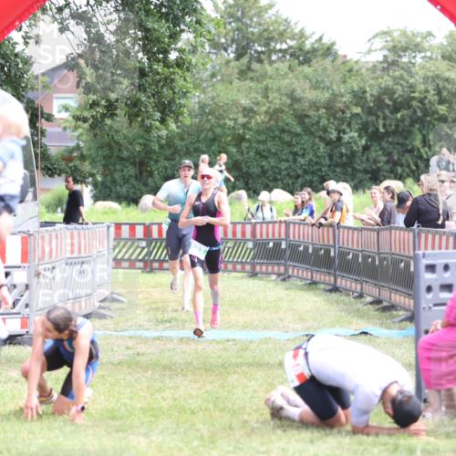 21.06.2026 - 29. Vierlanden-Triathlon Andreas Tolksdorf http://msf.ph/oto/9891776 21.06.2026 13:28:44 Ziel 707, 827, 707, 827 meine-sportfotos.de
