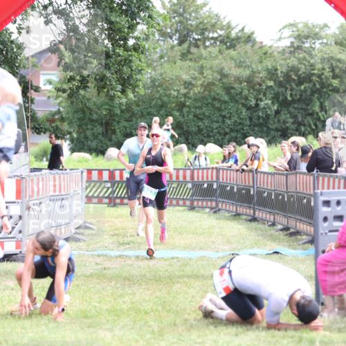 21.06.2026 - 29. Vierlanden-Triathlon Andreas Tolksdorf http://msf.ph/oto/9891777 21.06.2026 13:28:44 Ziel 707, 827, 707, 827 meine-sportfotos.de
