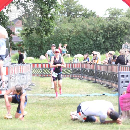 21.06.2026 - 29. Vierlanden-Triathlon Andreas Tolksdorf http://msf.ph/oto/9891781 21.06.2026 13:28:44 Ziel 707, 827, 707, 827 meine-sportfotos.de