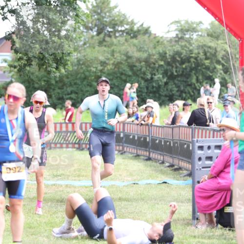 21.06.2026 - 29. Vierlanden-Triathlon Andreas Tolksdorf http://msf.ph/oto/9891782 21.06.2026 13:28:47 Ziel 707, 827, 901, 707, 827, 901 meine-sportfotos.de
