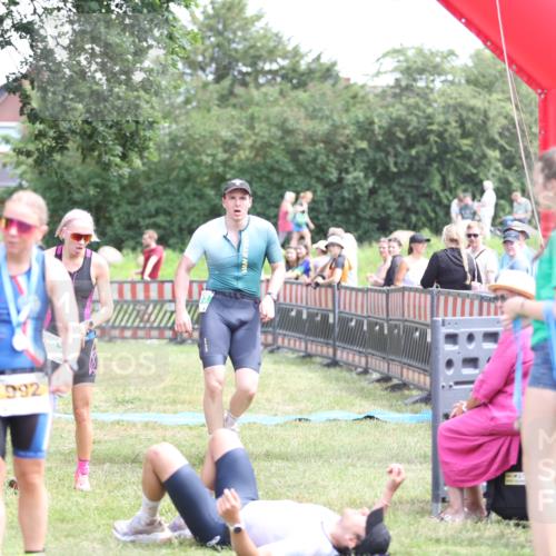 21.06.2026 - 29. Vierlanden-Triathlon Andreas Tolksdorf http://msf.ph/oto/9891783 21.06.2026 13:28:47 Ziel 707, 827, 901, 707, 827, 901 meine-sportfotos.de