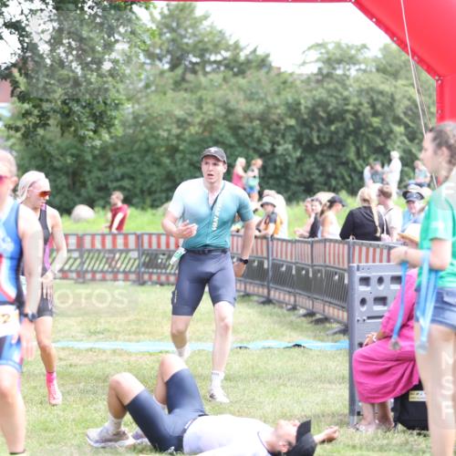 21.06.2026 - 29. Vierlanden-Triathlon Andreas Tolksdorf http://msf.ph/oto/9891787 21.06.2026 13:28:47 Ziel 707, 827, 901, 707, 827, 901 meine-sportfotos.de