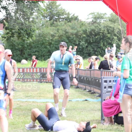 21.06.2026 - 29. Vierlanden-Triathlon Andreas Tolksdorf http://msf.ph/oto/9891789 21.06.2026 13:28:47 Ziel 707, 827, 901, 707, 827, 901 meine-sportfotos.de