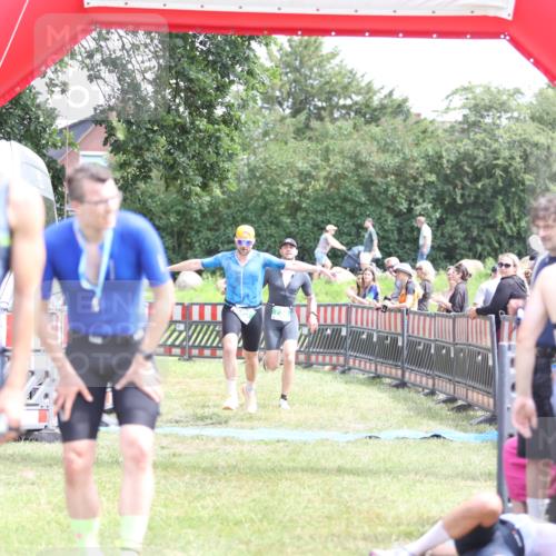 21.06.2026 - 29. Vierlanden-Triathlon Andreas Tolksdorf http://msf.ph/oto/9891810 21.06.2026 13:29:29 Ziel 114, 693, 730, 114, 693, 730 meine-sportfotos.de