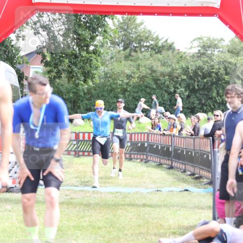 21.06.2026 - 29. Vierlanden-Triathlon Andreas Tolksdorf http://msf.ph/oto/9891813 21.06.2026 13:29:29 Ziel 114, 693, 730, 114, 693, 730 meine-sportfotos.de