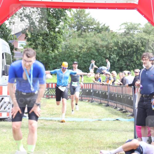 21.06.2026 - 29. Vierlanden-Triathlon Andreas Tolksdorf http://msf.ph/oto/9891817 21.06.2026 13:29:29 Ziel 114, 693, 730, 114, 693, 730 meine-sportfotos.de