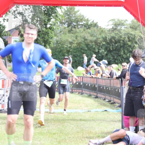 21.06.2026 - 29. Vierlanden-Triathlon Andreas Tolksdorf http://msf.ph/oto/9891820 21.06.2026 13:29:30 Ziel 114, 693, 730, 114, 693, 730 meine-sportfotos.de