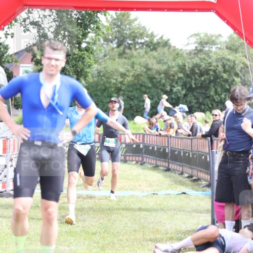 21.06.2026 - 29. Vierlanden-Triathlon Andreas Tolksdorf http://msf.ph/oto/9891821 21.06.2026 13:29:30 Ziel 114, 693, 730, 114, 693, 730 meine-sportfotos.de